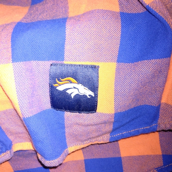 Six Button Up Shirts - Picture 11 of 13